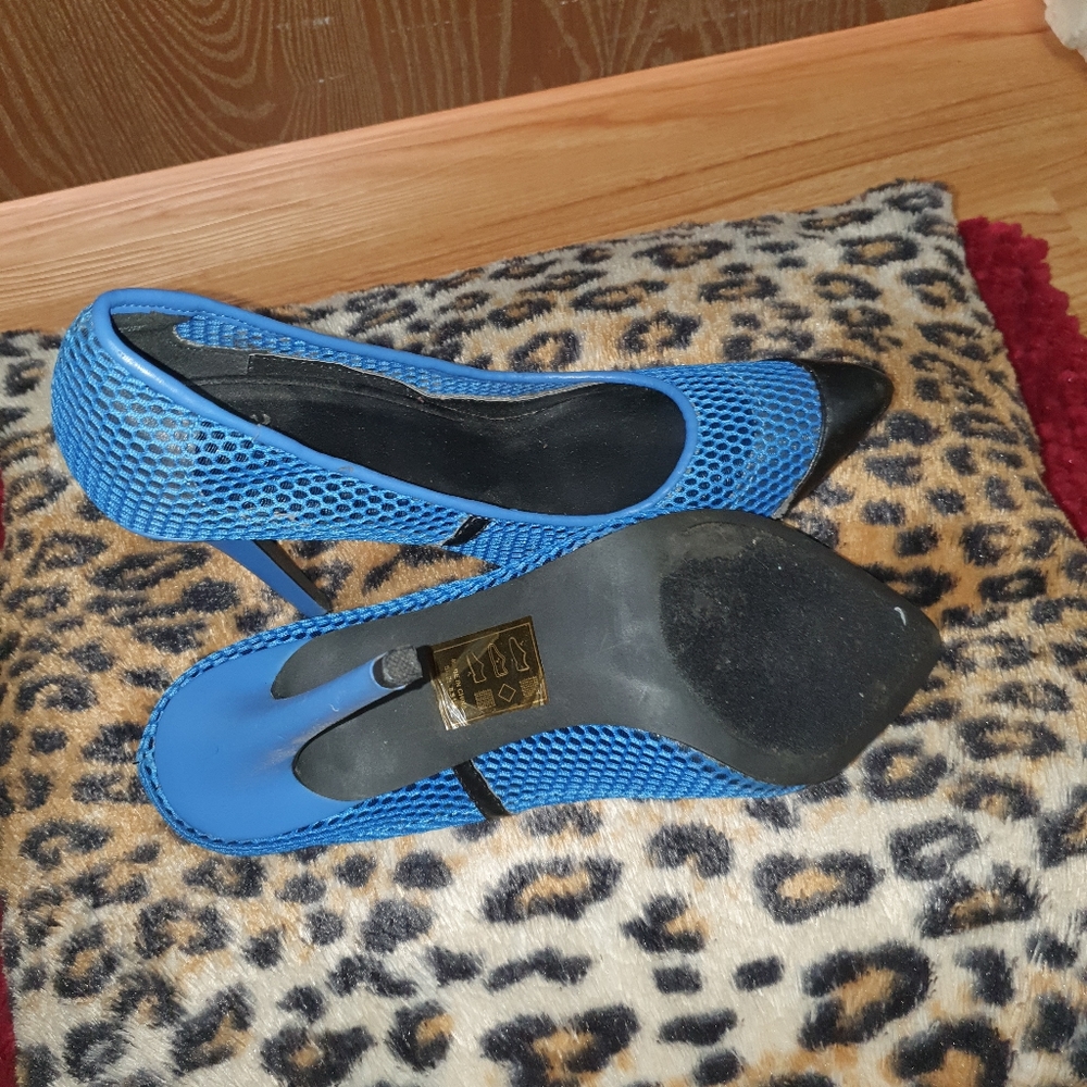 Heels - Picture 3 of 4